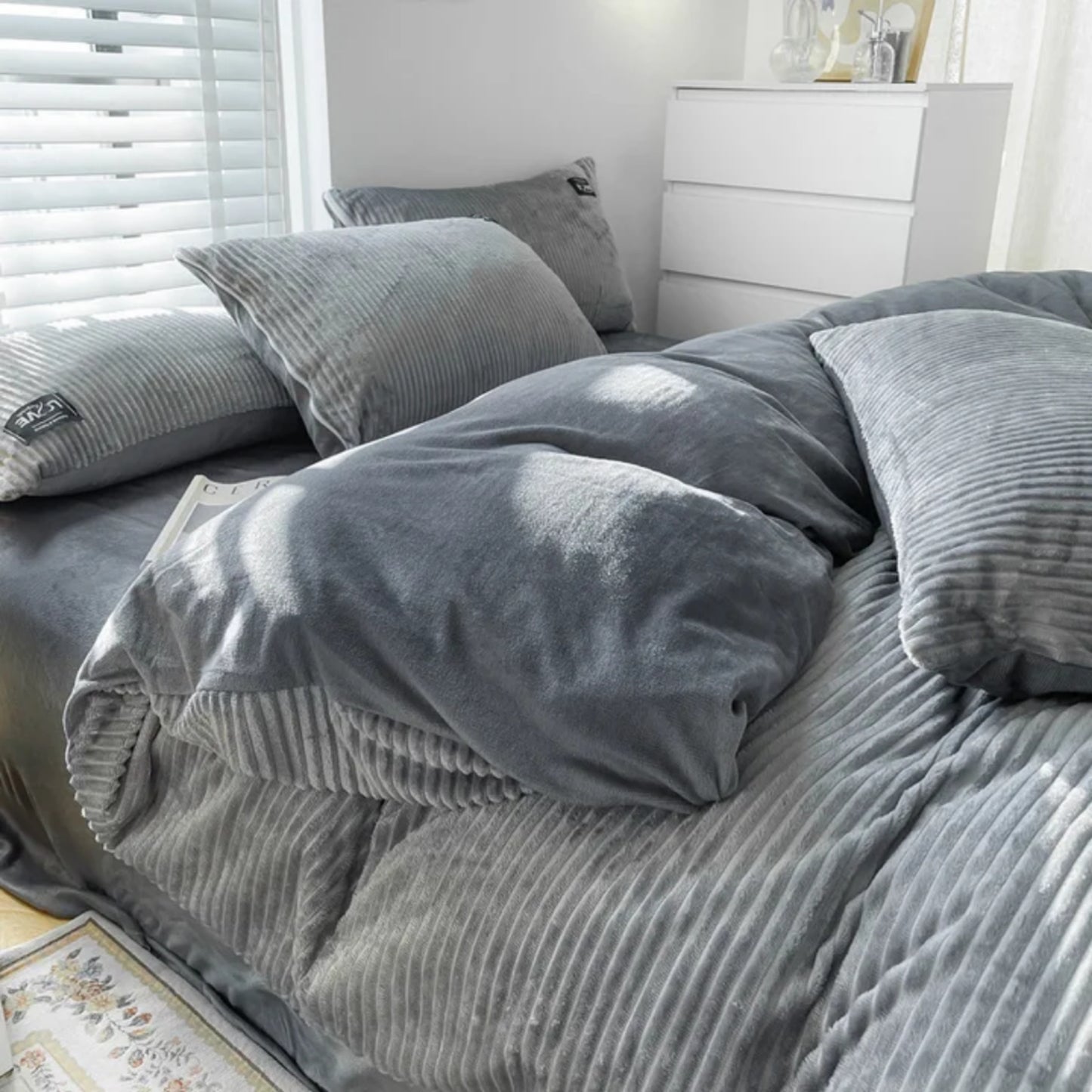 5in1 Duvet Bedsheet Set QUEEN 1 Fitted Sheet, 1 Duvet Filler, 1 Duvet Cover, 2 Pillowcases