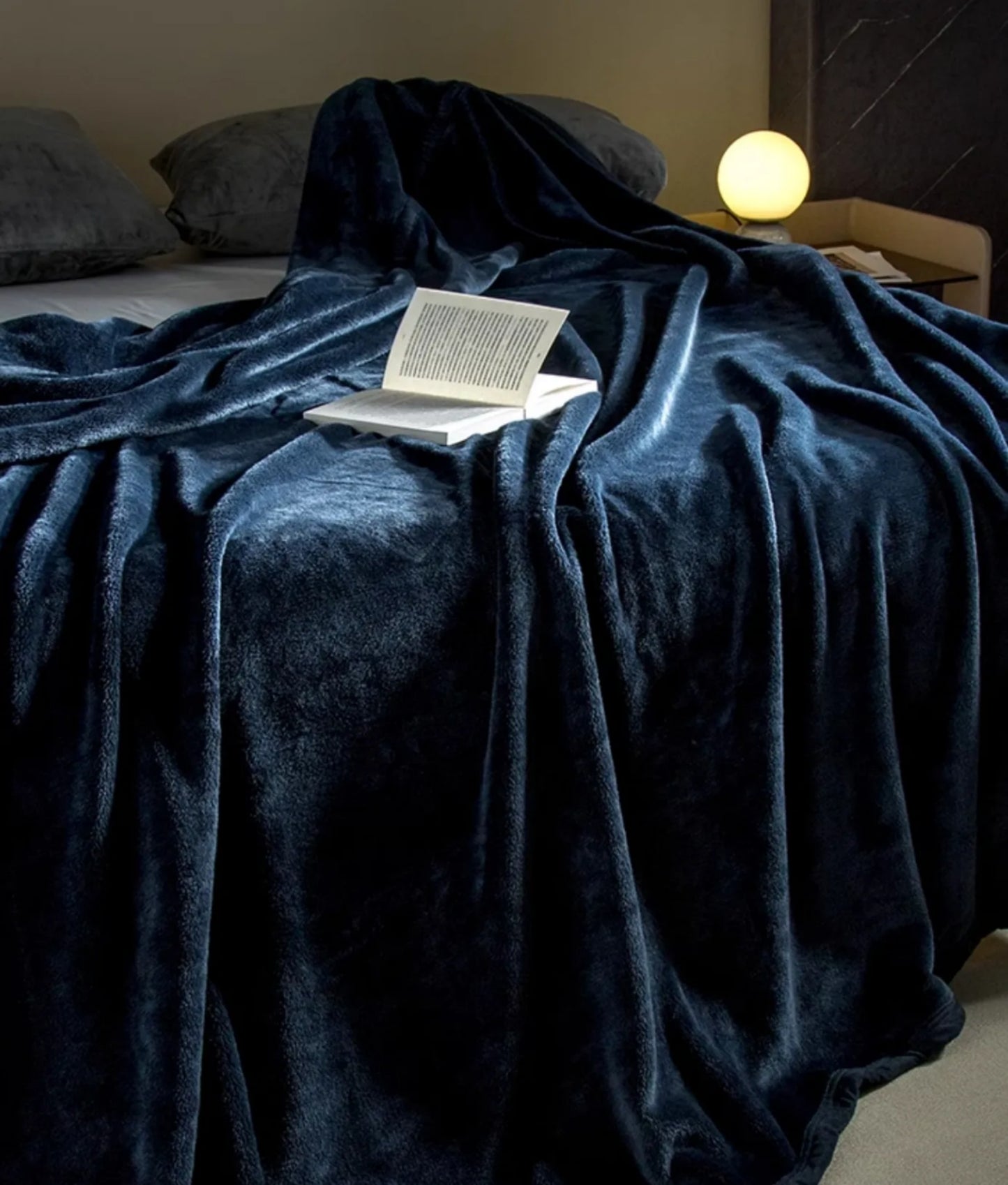 Modern Plaid Fleece Weighted Blanket