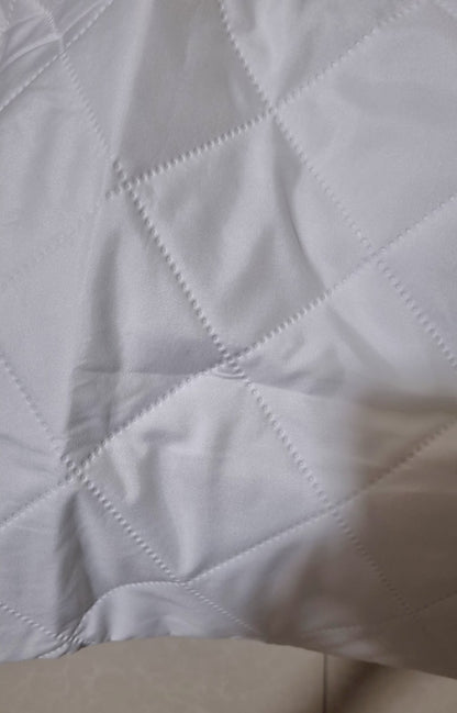 100% Waterproof Pillow Protector- Ultrasonic Quilting